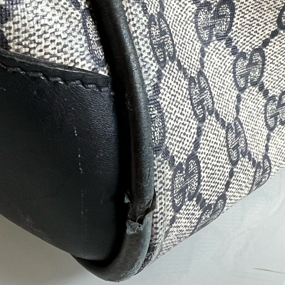 Gucci Duffle Bag - Picture 12 of 14